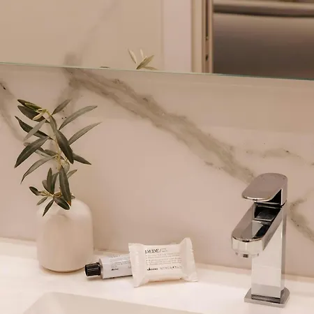 Lägenhetshotell Sonder By Marriott Bonvoy Antinoo Piazza Del Parlamento 4*