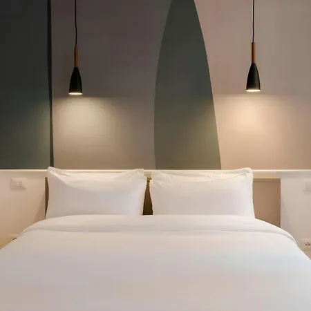 Sonder By Marriott Bonvoy Antinoo Piazza Del Parlamento 4* Rome