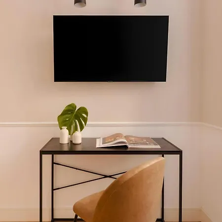 Sonder By Marriott Bonvoy Antinoo Piazza Del Parlamento Aparthotel Rome